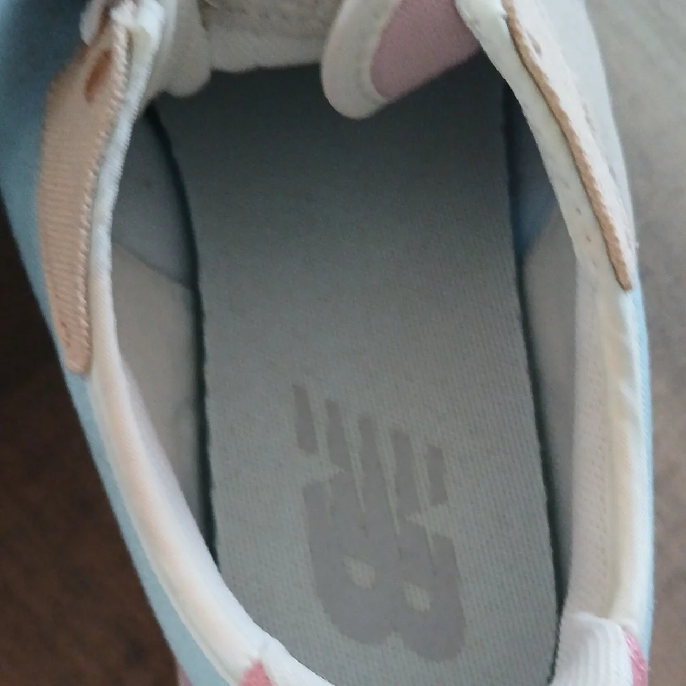 New Balance Women's Pink, Blue, and Tan Sneakers - Picture 5 of 8